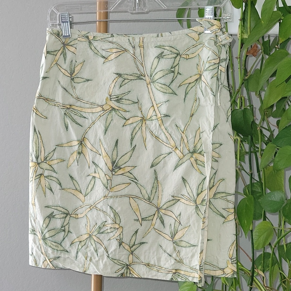 Tommy Bahama Silk wrap around Skirt women’s Bamboo Size Xs